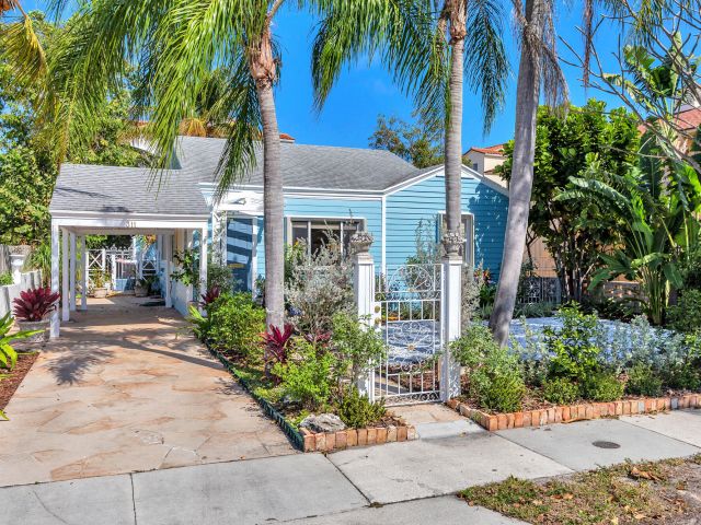 Home for sale at 311 Kenilworth Boulevard - photo 6176010