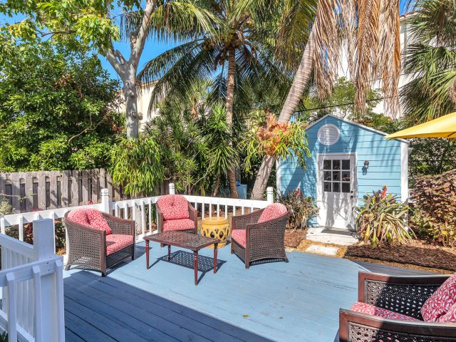 Home for sale at 311 Kenilworth Boulevard - photo 6176013