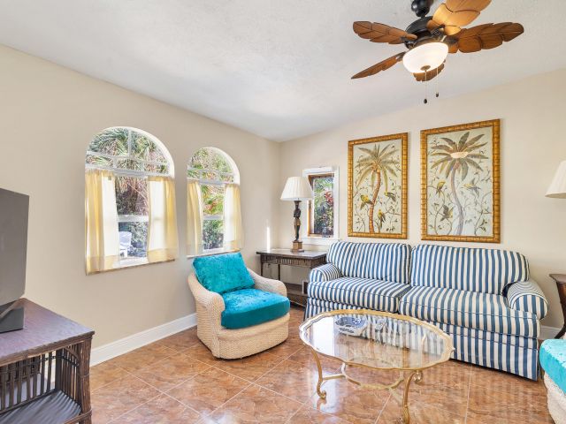 Home for sale at 311 Kenilworth Boulevard - photo 6176015