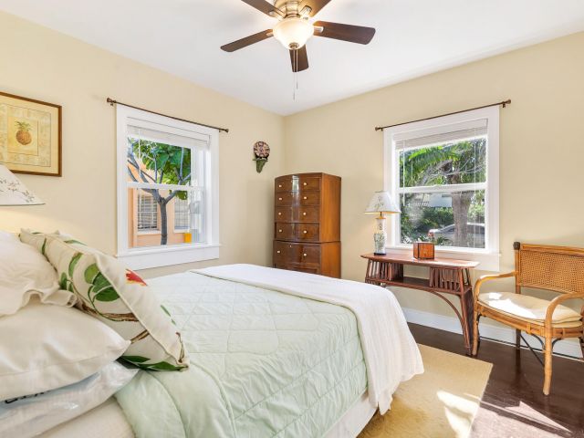 Home for sale at 311 Kenilworth Boulevard - photo 6176017