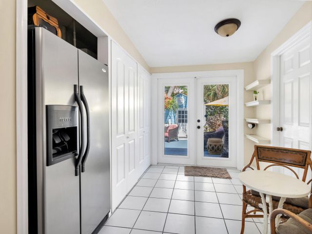 Home for sale at 311 Kenilworth Boulevard - photo 6176019