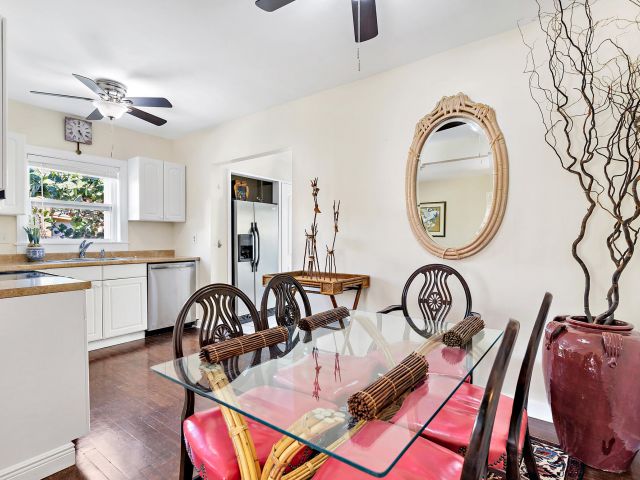 Home for sale at 311 Kenilworth Boulevard - photo 6176022