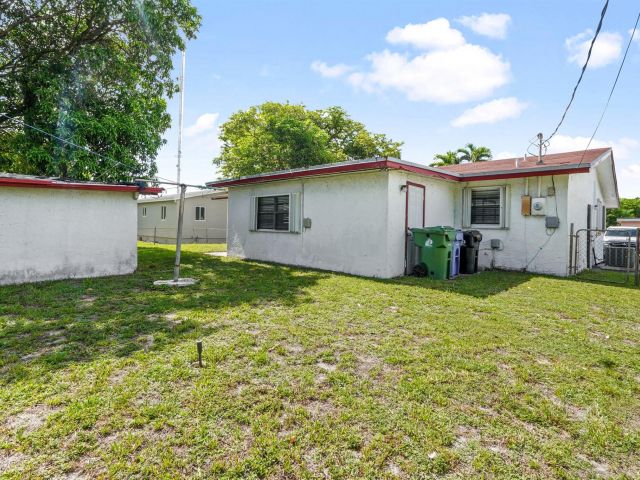 Home for sale at 2721 NW 22nd St - photo 6174821