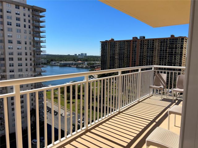 Apartment for rent  Unit #1505 - photo 6198886