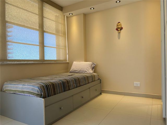 Apartment for rent  Unit #1505 - photo 6198889