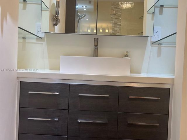 Apartment for rent  Unit #1505 - photo 6198900