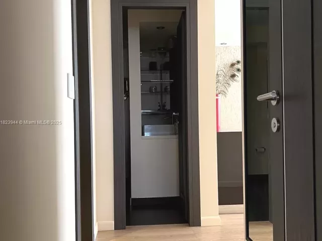 3-bedroom condo for rent in Sunny Isles Beach - 251 174th St 1505 - MondialRealty