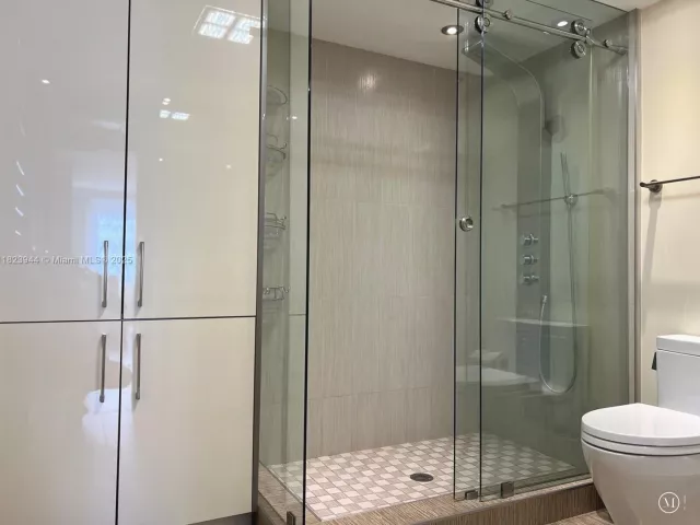 3-bedroom condo for rent in Sunny Isles Beach - 251 174th St 1505 - MondialRealty