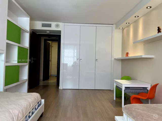 3-bedroom condo for rent in Sunny Isles Beach - 251 174th St 1505 - MondialRealty