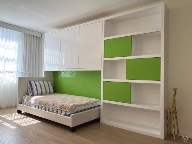 3-bedroom condo for rent in Sunny Isles Beach - 251 174th St 1505 - MondialRealty