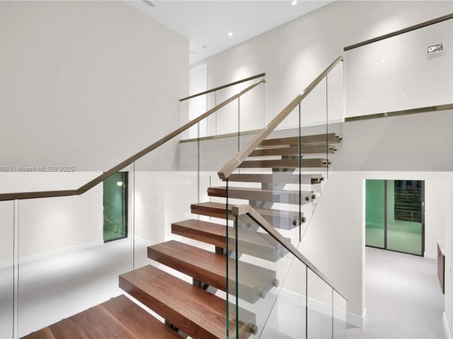 Home for rent at 100 Hampton Ln - photo 6174214