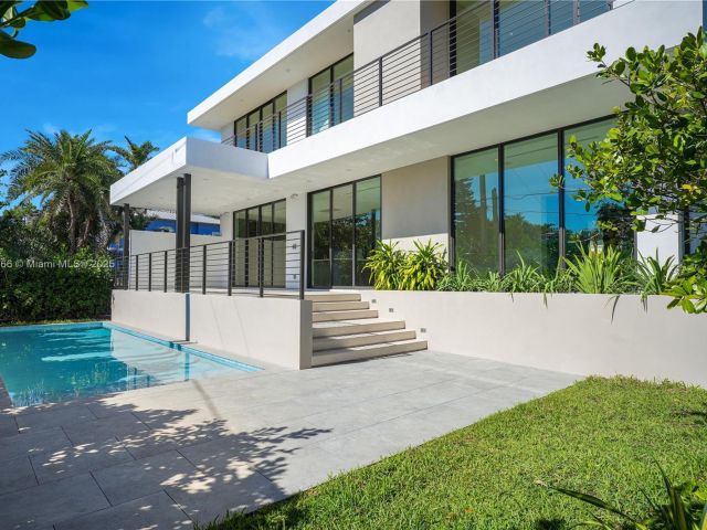 Home for rent at 100 Hampton Ln - photo 6174217