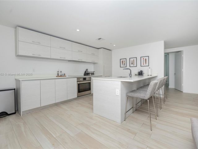 Apartment for rent  Unit #2210 - photo 6176947