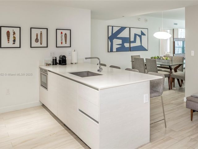 Apartment for rent  Unit #2210 - photo 6176955