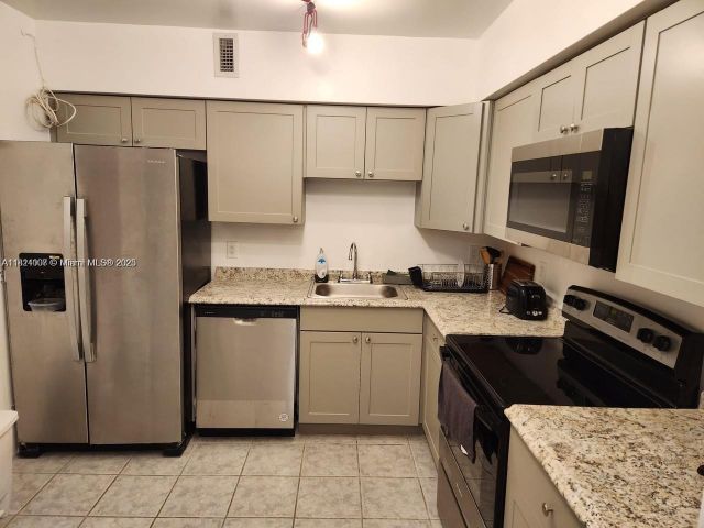 Apartment for sale  Unit #4N - photo 7435885