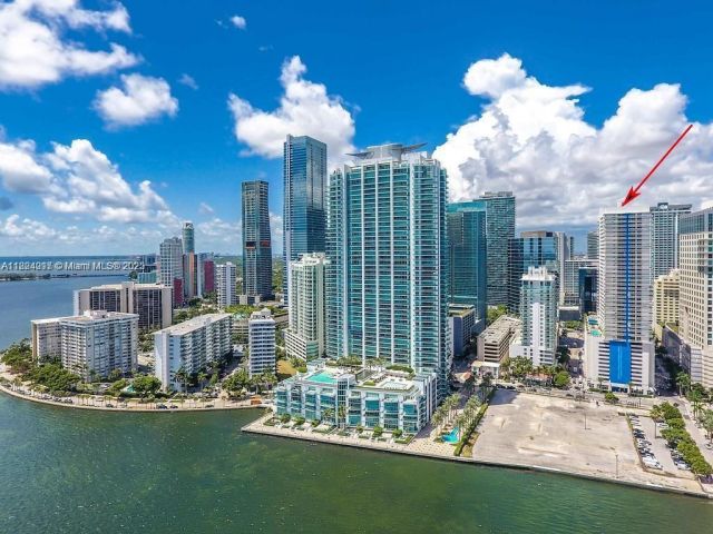 1-bedroom condo for sale in Miami - 1200 Brickell Bay Dr 1518 - MondialRealty