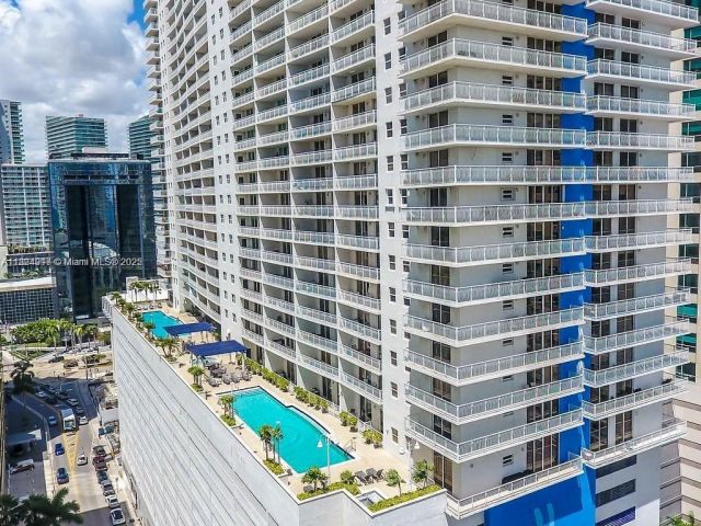 1-bedroom condo for sale in Miami - 1200 Brickell Bay Dr 1518 - MondialRealty