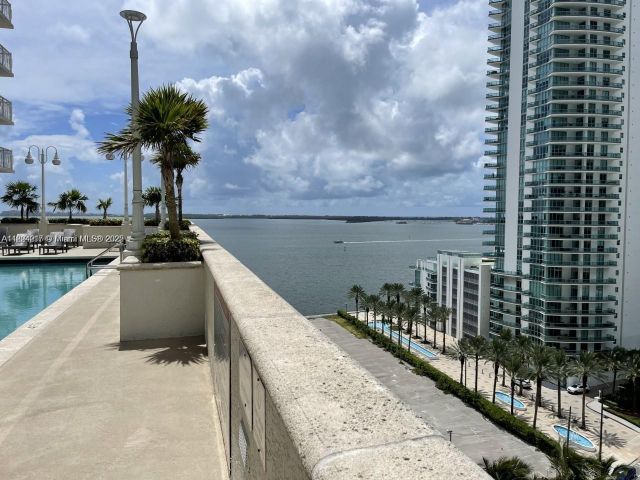 1-bedroom condo for sale in Miami - 1200 Brickell Bay Dr 1518 - MondialRealty
