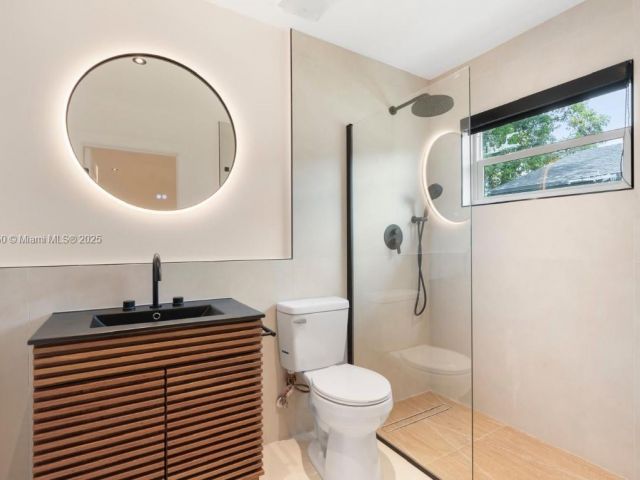 Home for sale at 309 SE 3rd Ave - photo 6178450