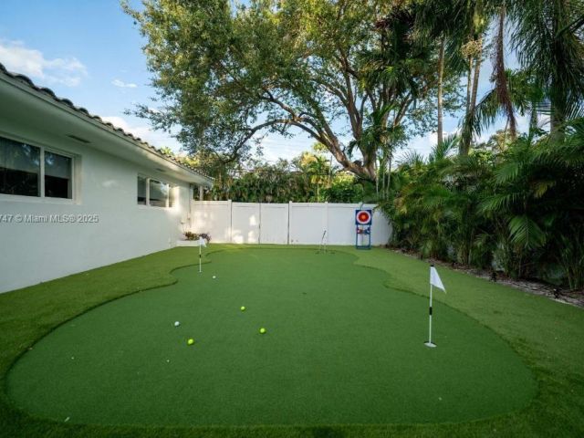 Home for sale at 11530 NE 7th Ave - photo 6223854