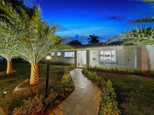 Home for sale at 11530 NE 7th Ave - photo 6223864