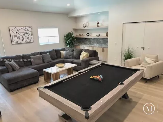 4-bedroom home for sale in Biscayne Park - 11530 NE 7th Ave - MondialRealty