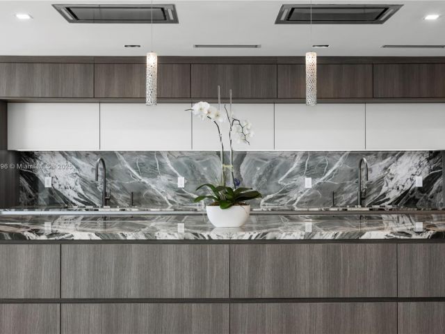 Apartment for sale  Unit #PH7 - photo 6180395