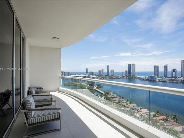 Apartment for sale  Unit #PH7 - photo 6180398