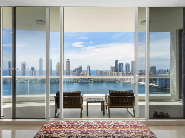 Apartment for sale  Unit #PH7 - photo 6180399