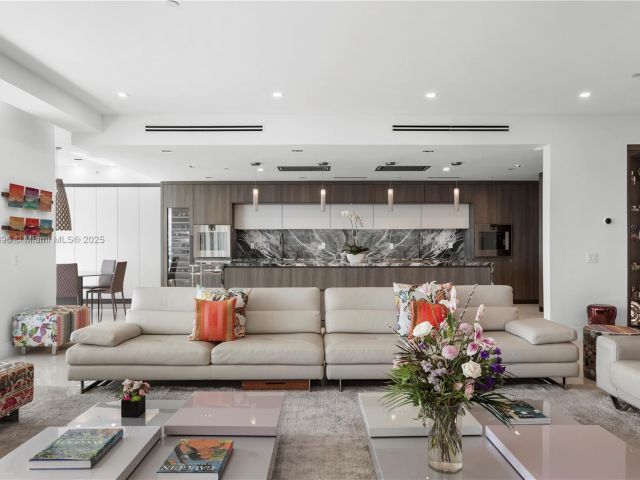 Apartment for sale  Unit #PH7 - photo 6180400