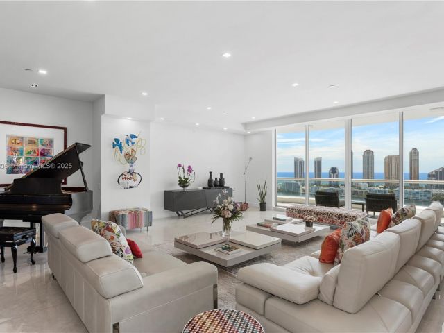 Apartment for sale  Unit #PH7 - photo 6180401