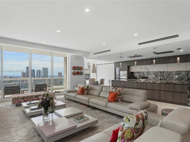 Apartment for sale  Unit #PH7 - photo 6180405