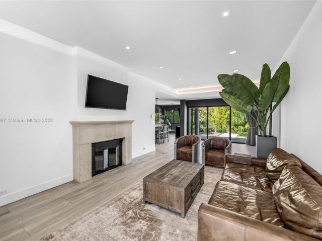 Home for rent at 861 NE 74th St - photo 6175543