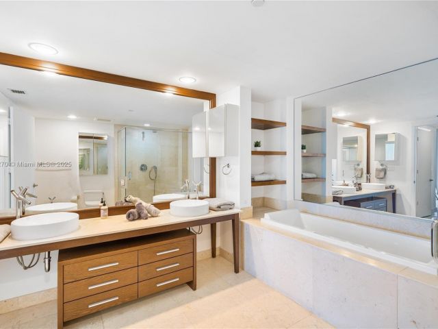 Apartment for sale  Unit #5705 - photo 6205146