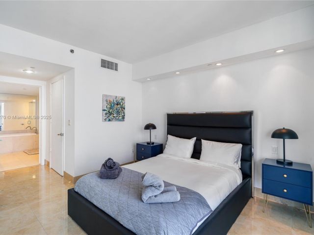 Apartment for sale  Unit #5705 - photo 6205147