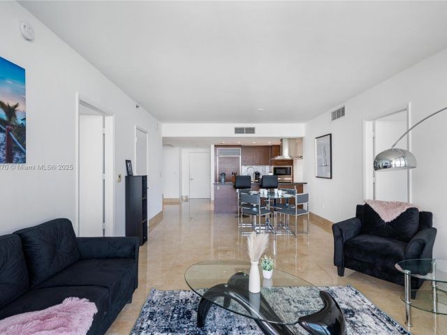 Apartment for sale  Unit #5705 - photo 6205151