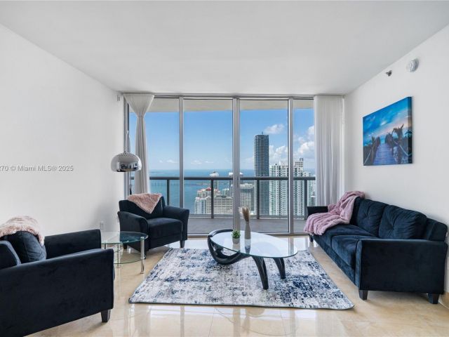 Apartment for sale  Unit #5705 - photo 6205152