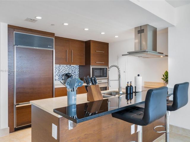 Apartment for sale  Unit #5705 - photo 6205153