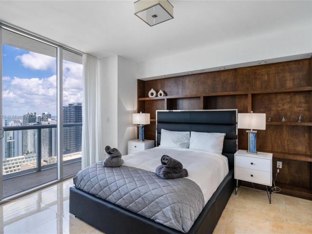 Apartment for sale  Unit #5705 - photo 6205154