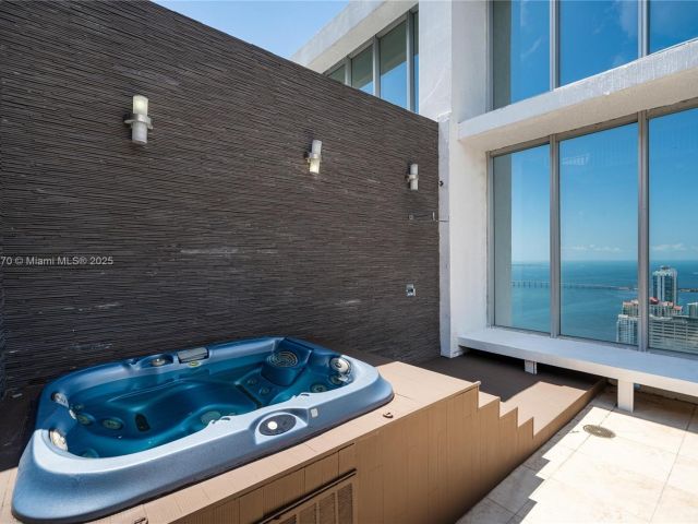 Apartment for sale  Unit #5705 - photo 6205157