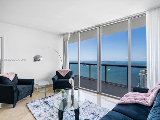 Apartment for sale  Unit #5705 - photo 6205160