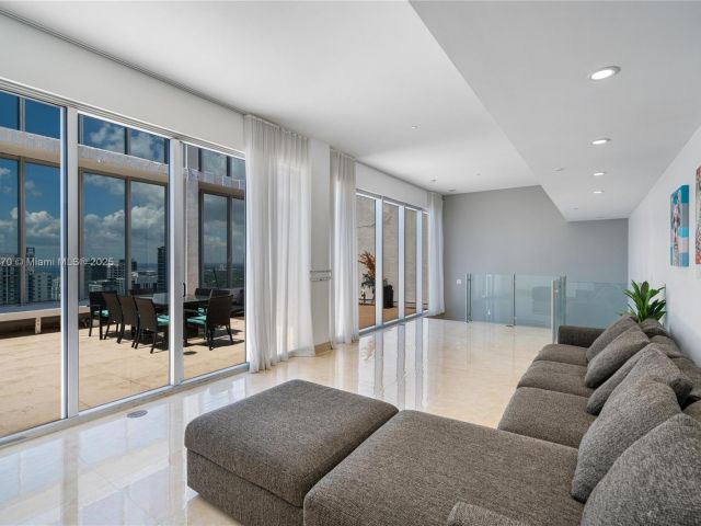 Apartment for sale  Unit #5705 - photo 6205164