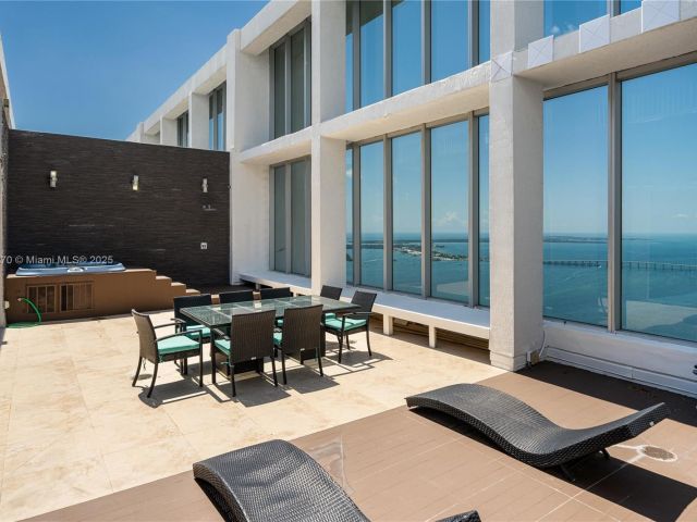 Apartment for sale  Unit #5705 - photo 6205165