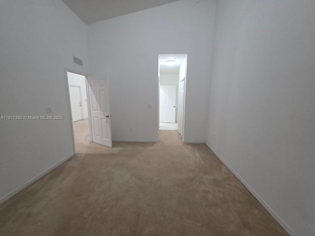 Home for rent at 3251 NE 11th Dr 3251 - photo 6198933