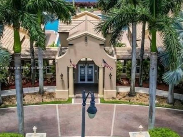 Home for rent at 3251 NE 11th Dr 3251 - photo 6198935