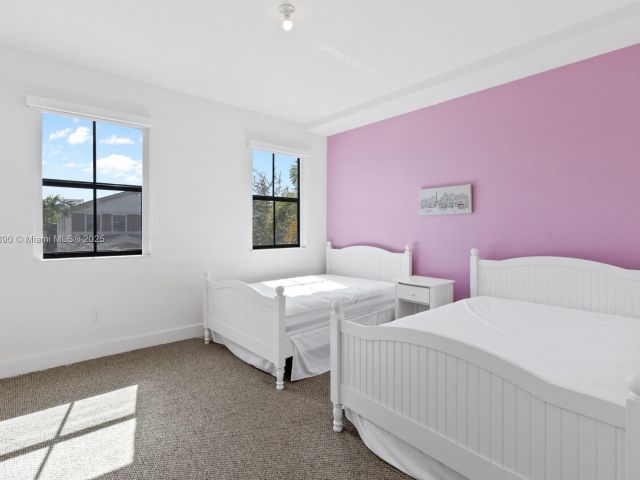 Home for rent at 10545 NW 69th Ter 10545 - photo 6178376