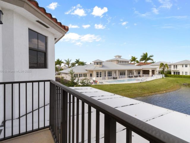 Home for rent at 10545 NW 69th Ter 10545 - photo 6178378