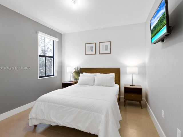 Home for rent at 10545 NW 69th Ter 10545 - photo 6178390