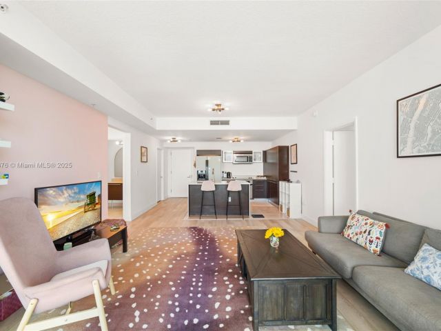 Apartment for sale  Unit #2514 - photo 6181008