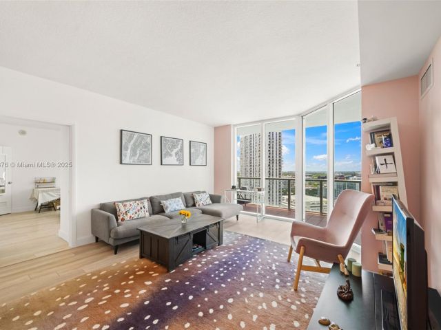 Apartment for sale  Unit #2514 - photo 6181009